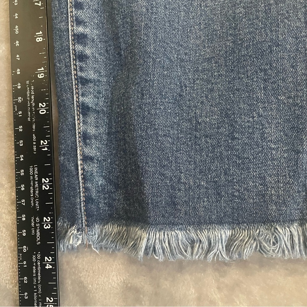 NWT Time and Tru High Rise Cropped Relax Fit Distressed Jeans Size 18 Plus - Picture 7 of 7